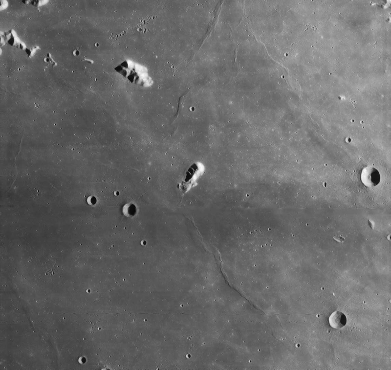 Illustration for article titled The Seven Wonders of the Moon